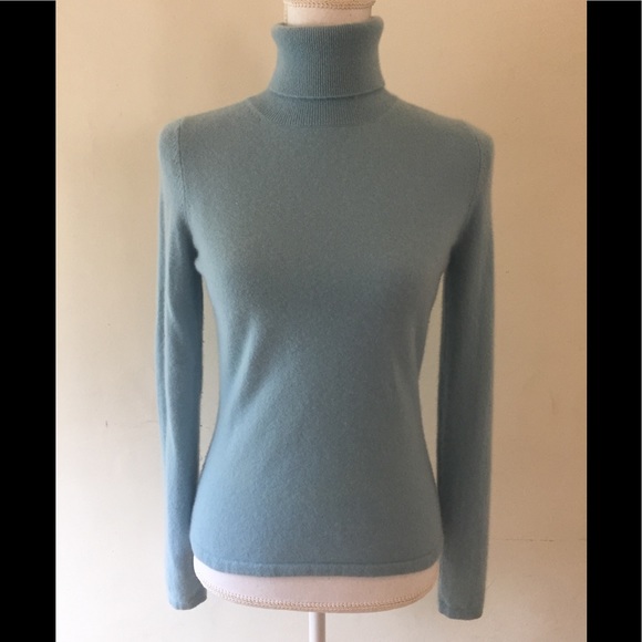 Neiman Marcus Sweaters - Neiman Marcus Cashmere turtleneck sweater blue SM